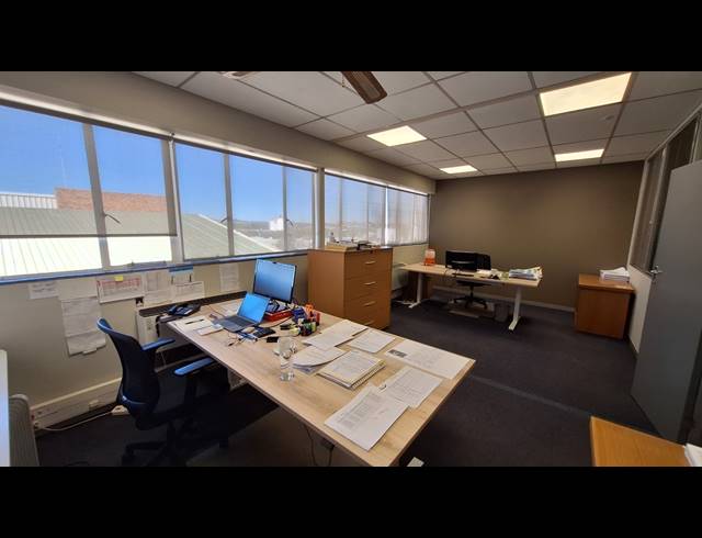 1,038M² WAREHOUSE TO LET IN WYNBERG